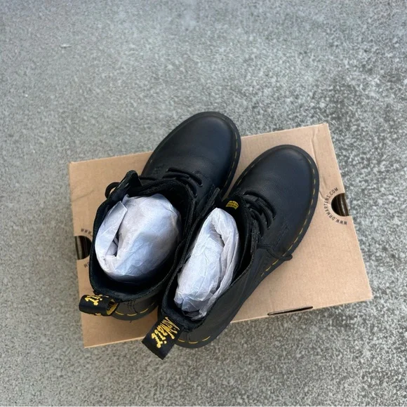 Dr. Marten 1460 Pascal Virginia Leather Lace Up Boots - Picture 2 of 6